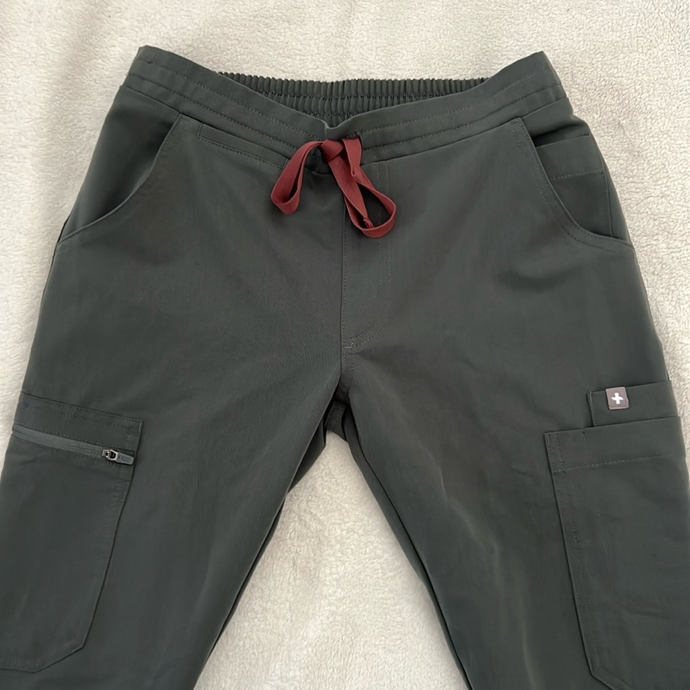 WEARFIGS YOLA SKINNY SCRUB PANTS — BONSAI — XXS PETITE